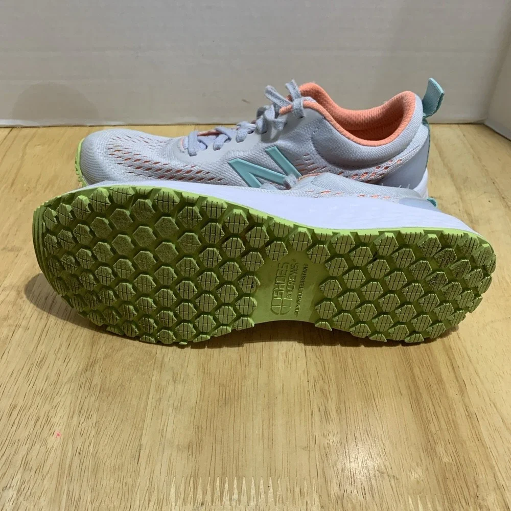 New Balance Women's FF Arishi V3 WARISCH3 Gray Running Shoes Sneakers‎ Size 6.5